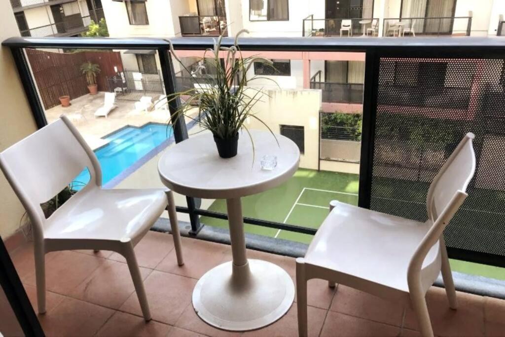 City & Lakeside With Free Parking, Pool And 10 Mins Walk Into The City Perth Esterno foto