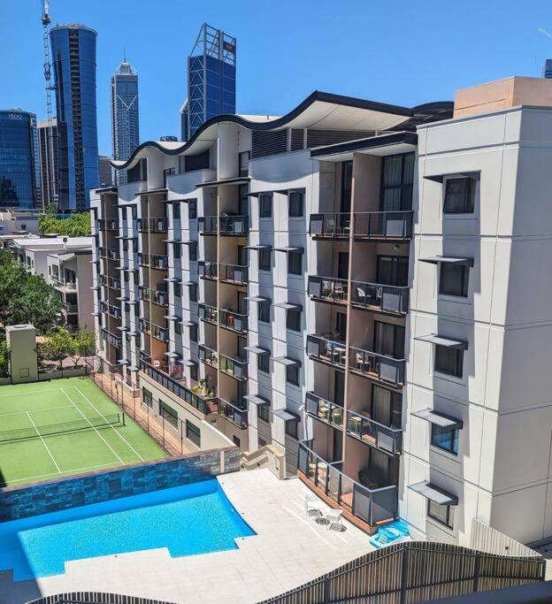 City & Lakeside With Free Parking, Pool And 10 Mins Walk Into The City Perth Esterno foto